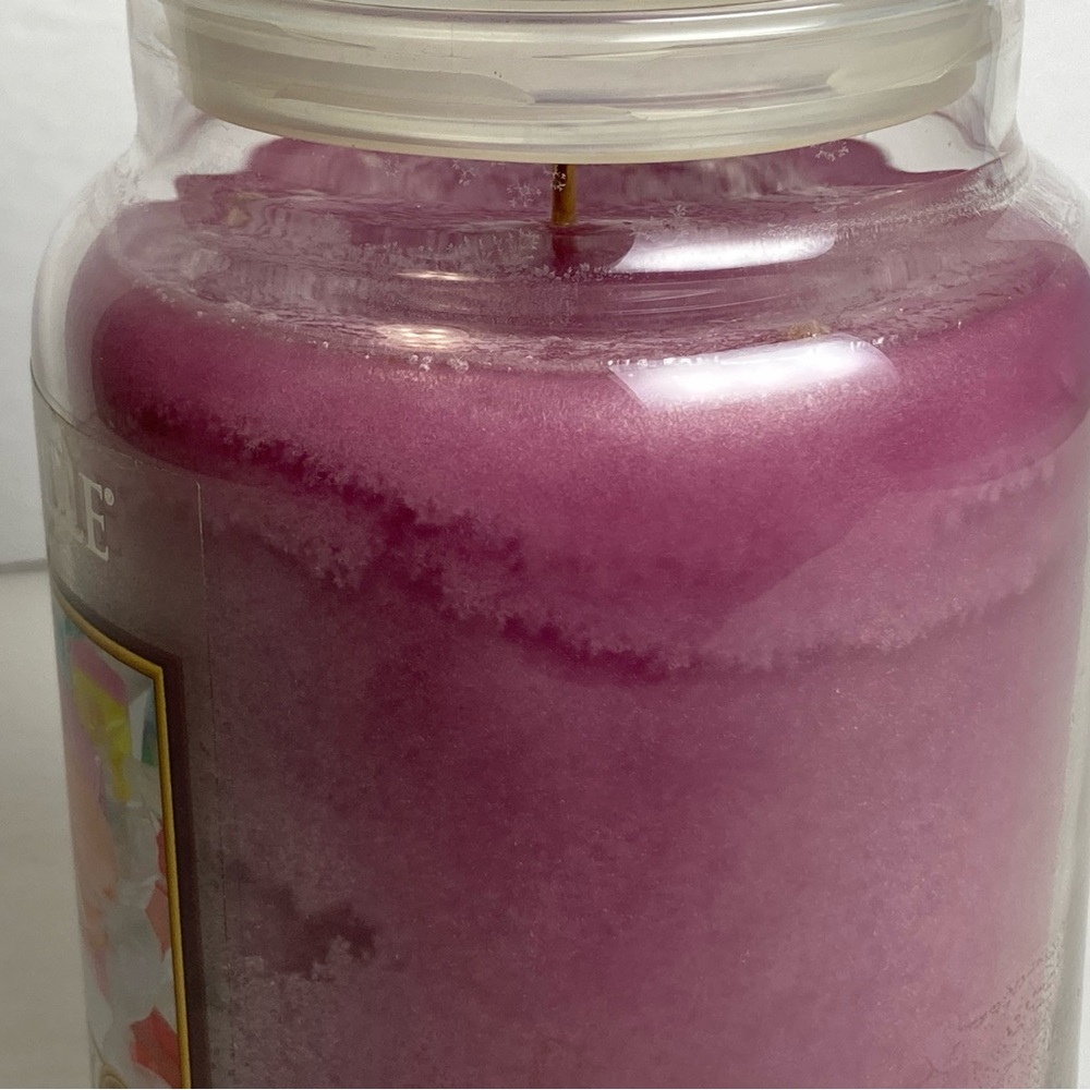 Yankee Candle Company Salt Water Taffy Large Jar Candle - Picture 4 of 10